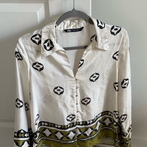 Zara Patterned Button-Up Blouse - Picture 2 of 2